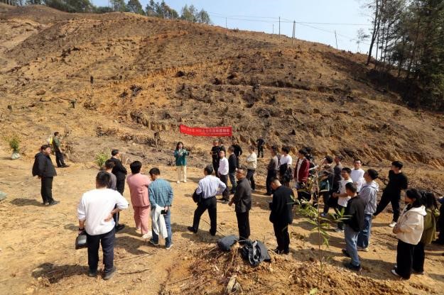 不負(fù)春光好，搶播萬(wàn)畝林 ——將樂(lè)縣村企合作造林工作現(xiàn)場(chǎng)會(huì)在福建金森召開(kāi)